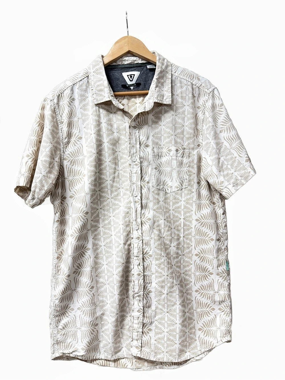 Vissla Alohadios Eco SS Woven Button Down Shirt Palm Leaf Cream Tan Men's L EUC